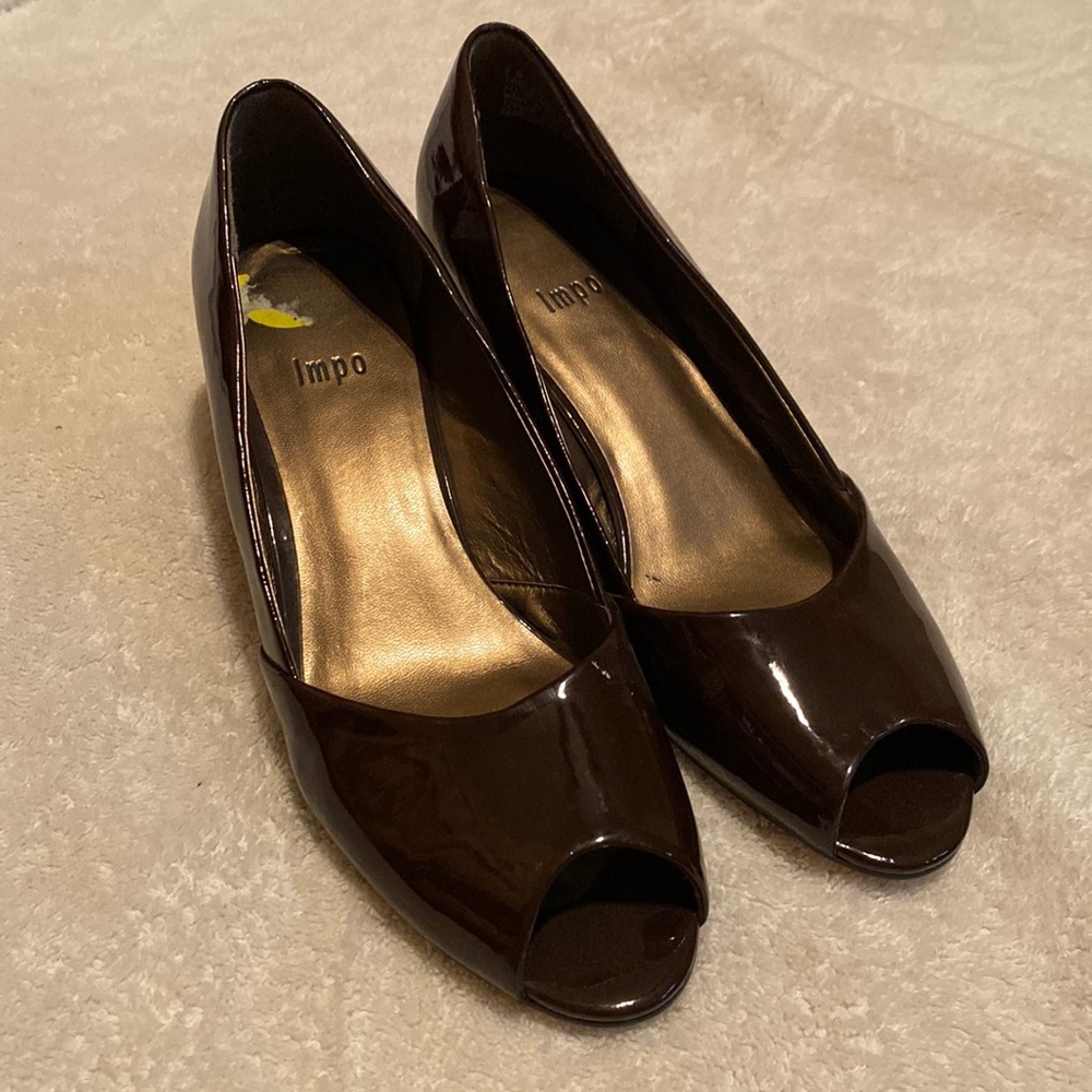 Impo wedge style pattern leather shoe size 9